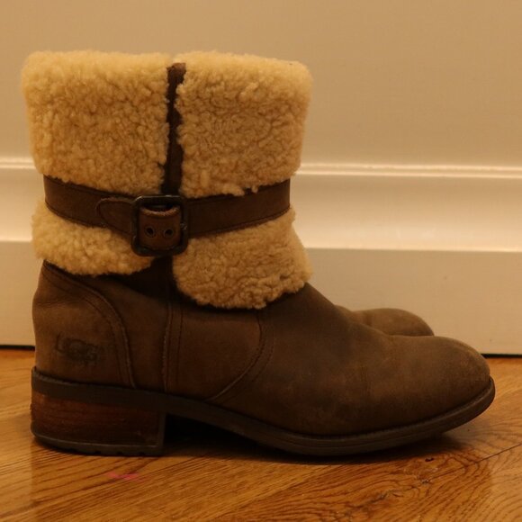 UGG Blayre II Sherpa Lined boot sheepskin brown 7.5 Zip Buckle cozy west heel - Picture 2 of 9